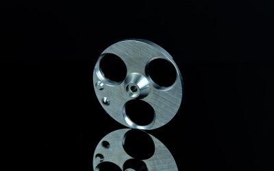 What’s different between cnc milling and cnc turning?